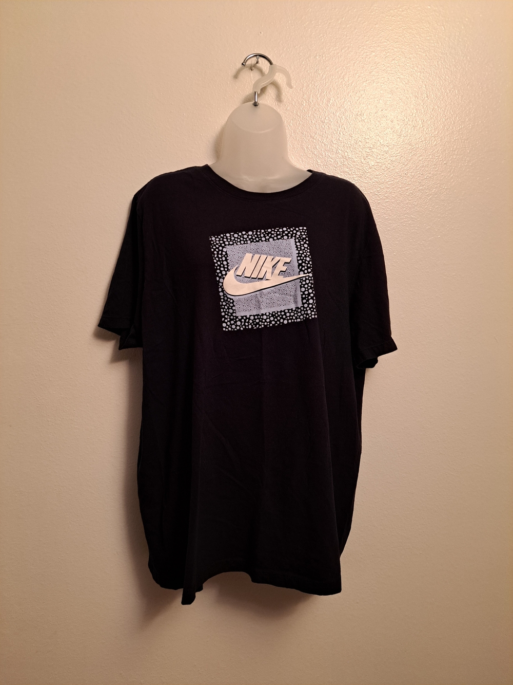 Nike Short Sleeve Graphic T-shirt With Nike Swoosh & Logo